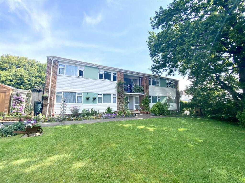 2 bedroom apartment for sale in Southill Road, Poole, BH12