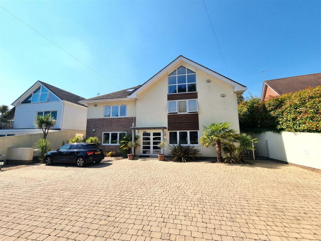 2 bedroom apartment for rent in Danecourt Road, Poole, BH14