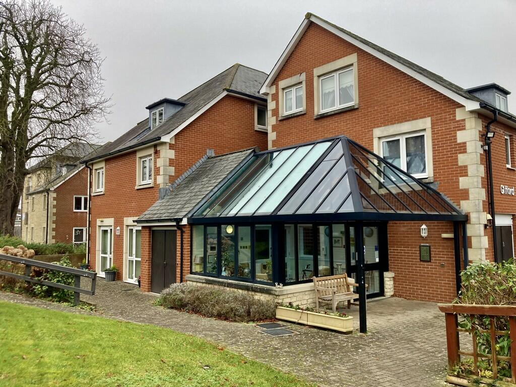 1 bedroom ground floor flat for sale in Giffords Court, Lowbourne
