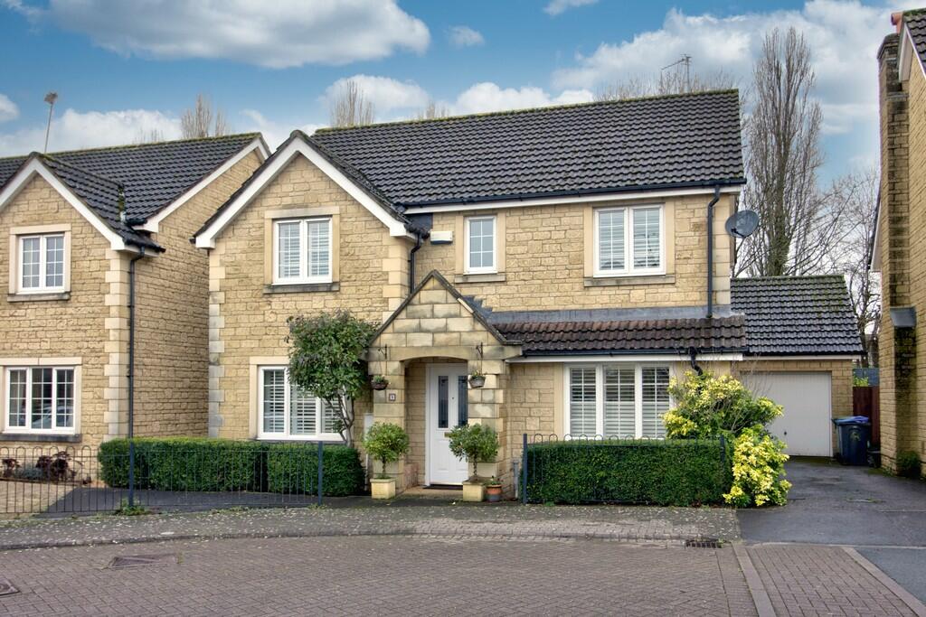 4 bedroom detached house for sale in Home Mead, Corsham, SN13