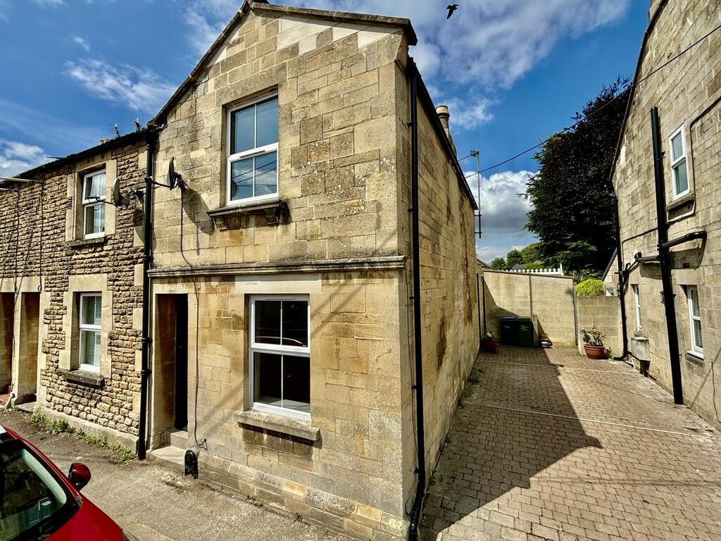 2 bedroom cottage for sale in Paul Street, Corsham, SN13