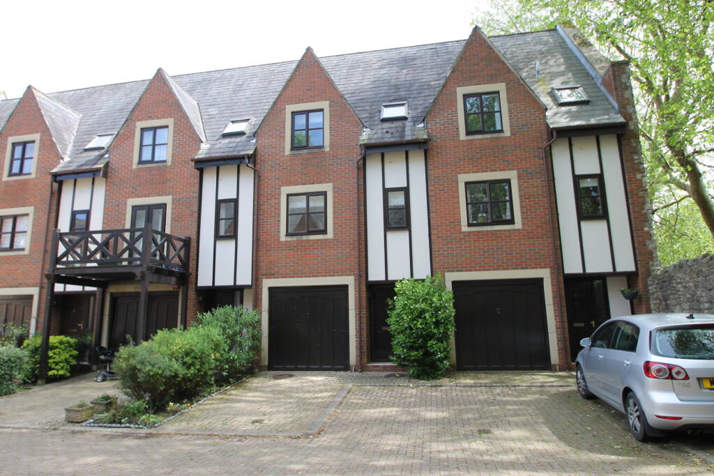 2 bedroom terraced house for sale in Carlton Mews, Wells, BA5