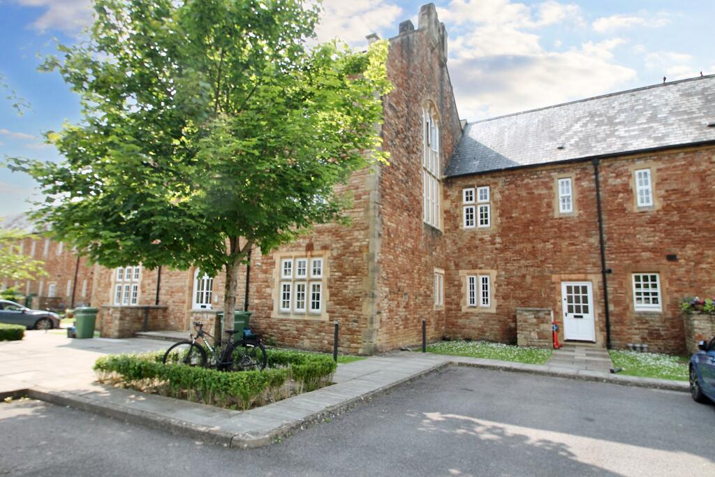 2 bedroom flat for sale in Lower Chapel Court, South Horrington, Wells