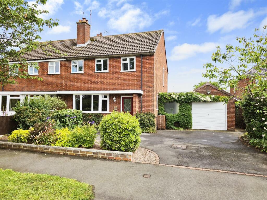 3 bedroom semidetached house for sale in Mostyn Road, StourportOn