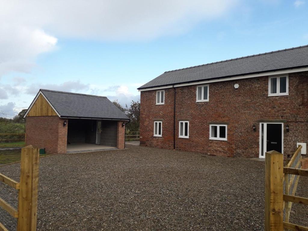 3 bedroom house for sale in Picton Lane, Picton, Chester, CH2