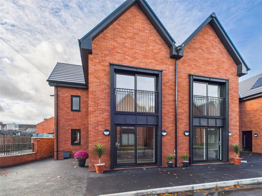 Main image of property: Belper Terrace, Chapel Street, Levenshulme, Manchester, M19