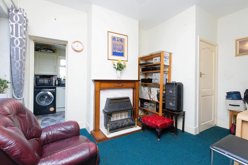 3 bedroom detached house for sale in Bottom Road, Summerhill, Wrecsam