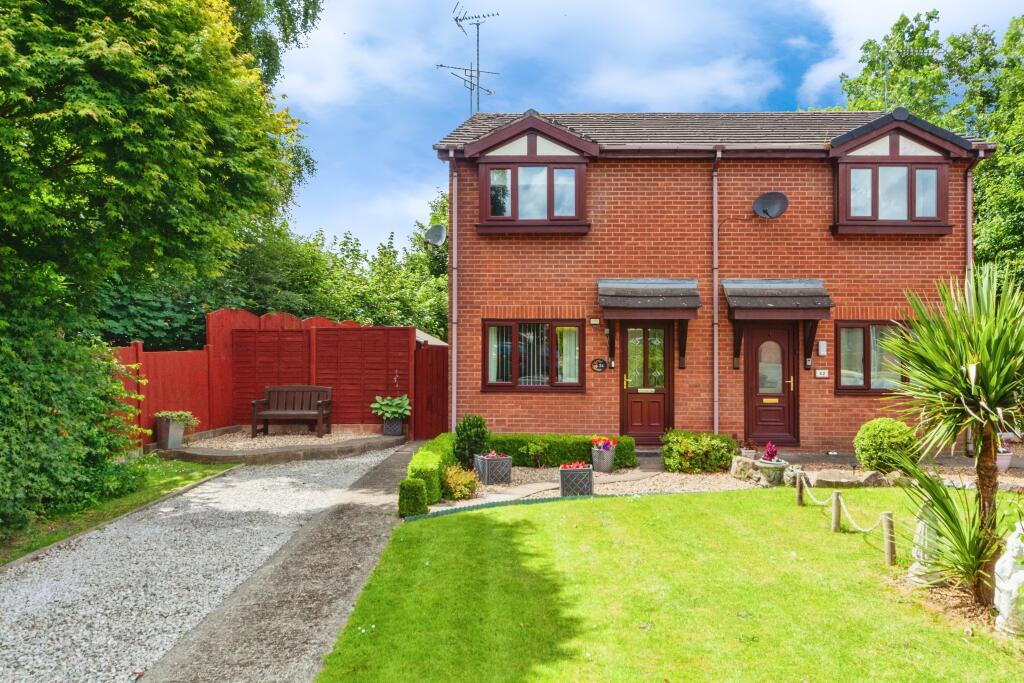 2 bedroom semidetached house for sale in Cil Y Coed, Ruabon, Wrexham, LL14