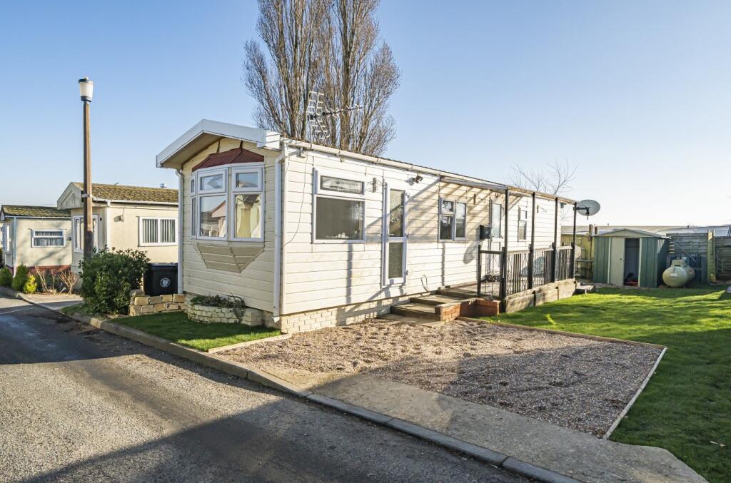 2 bedroom park home for sale in Cheveley Park, Grantham, Lincolnshire, NG31 , NG31