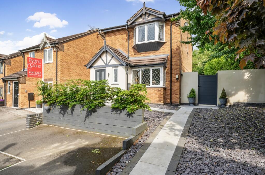 3 bedroom detached house for sale in Seacroft Close, Grantham