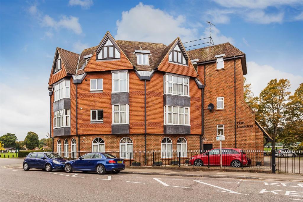 2 bedroom apartment for sale in The Hoskins, Station Road West, Oxted, RH8