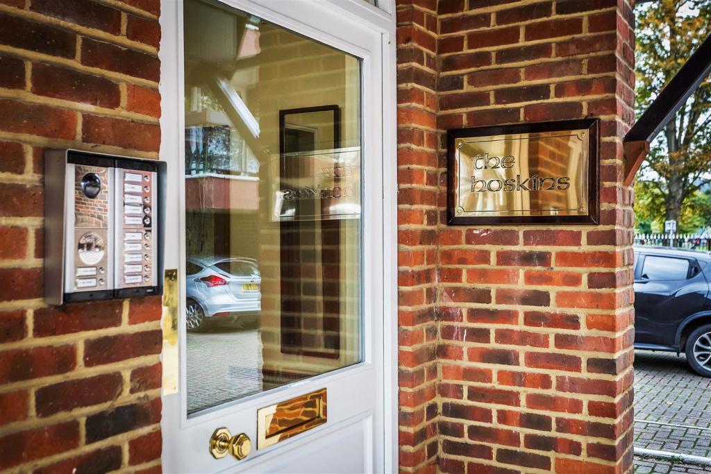 2 bedroom apartment for sale in The Hoskins, Station Road West, Oxted, RH8