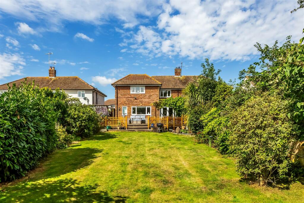 4 bedroom semidetached house for sale in Easter Way, South Godstone, RH9
