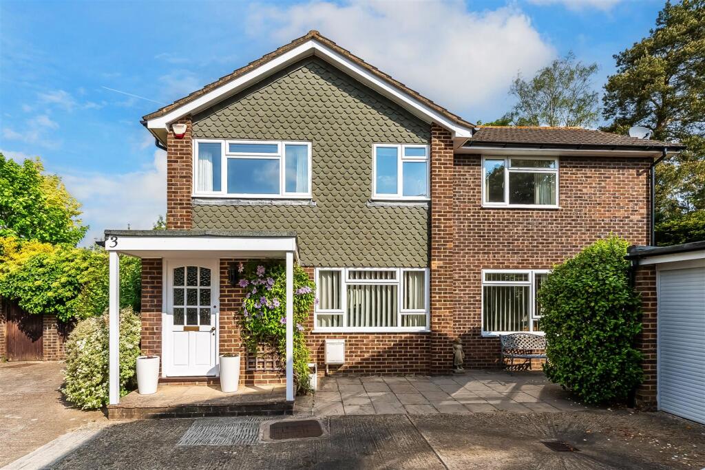 Main image of property: The Hawthorns, Hurst Green
