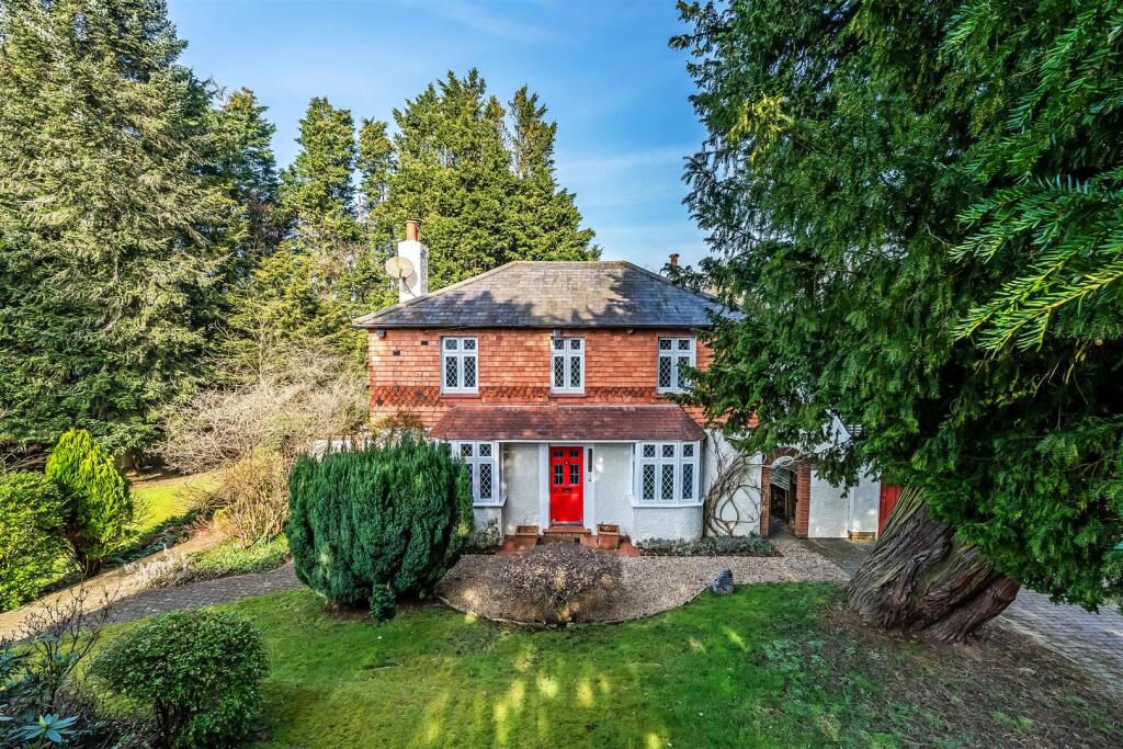 Main image of property: Godstone Road, Old Oxted