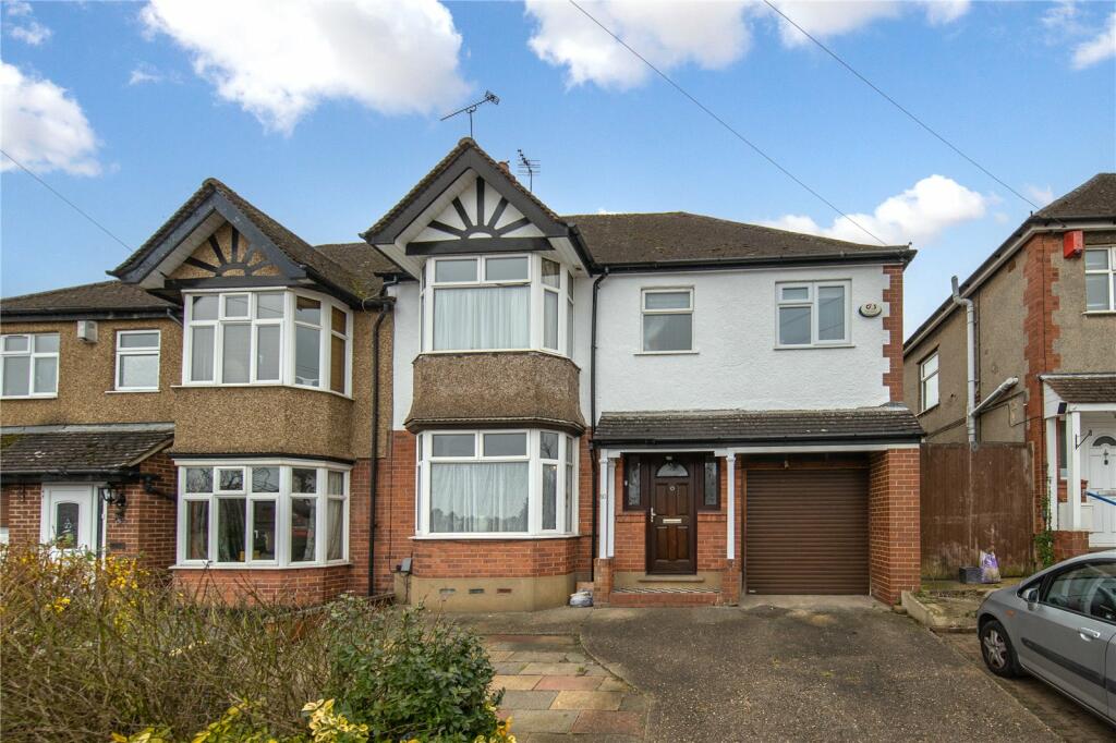 4 bedroom semidetached house for sale in Somerset Avenue, Luton