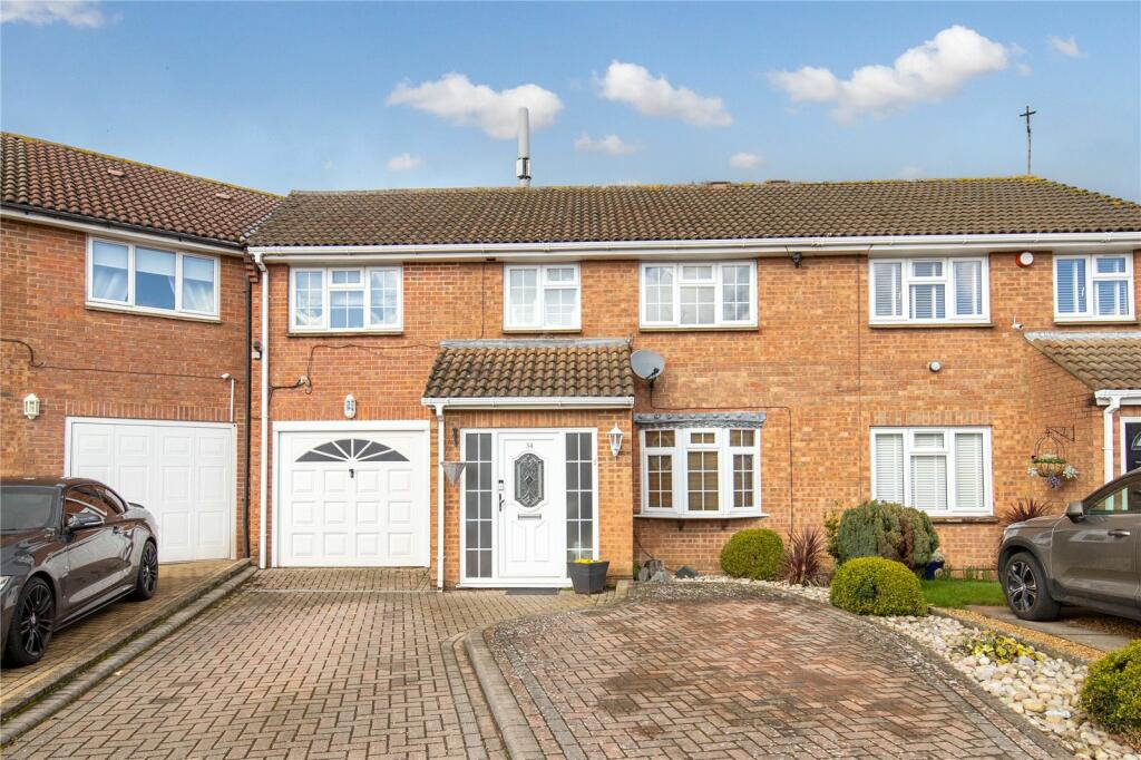 4 bedroom semidetached house for sale in Blaydon Road, Luton