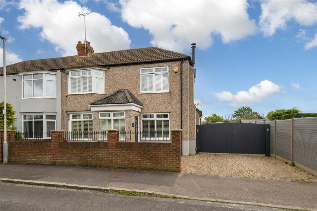 3 bedroom semidetached house for sale in Road, Luton