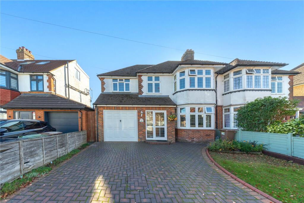 Main image of property: St. Martins Avenue, Luton, Bedfordshire, LU2