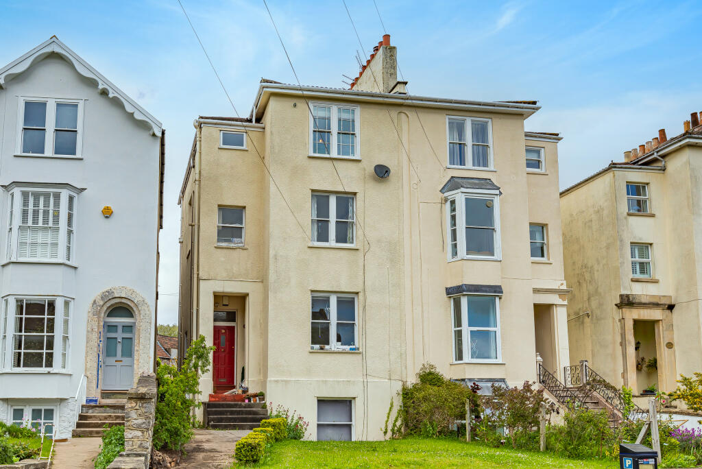 1 bedroom flat for sale in Top Floor Flat, Clyde Road, Bristol, BS6 6RH