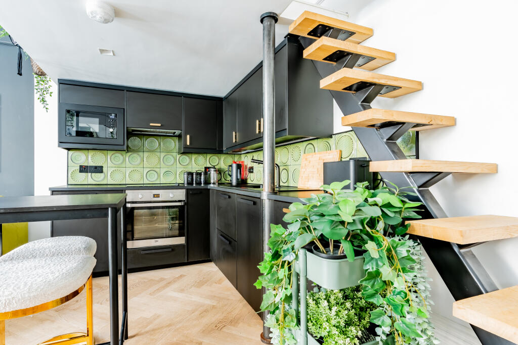 Additional property image - Manilla Road, Clifton, Bristol, BS8 4ED