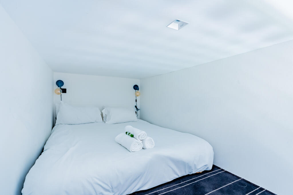Additional property image - Manilla Road, Clifton, Bristol, BS8 4ED