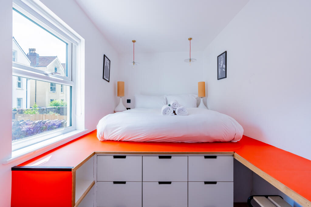 Additional property image - Manilla Road, Clifton, Bristol, BS8 4ED