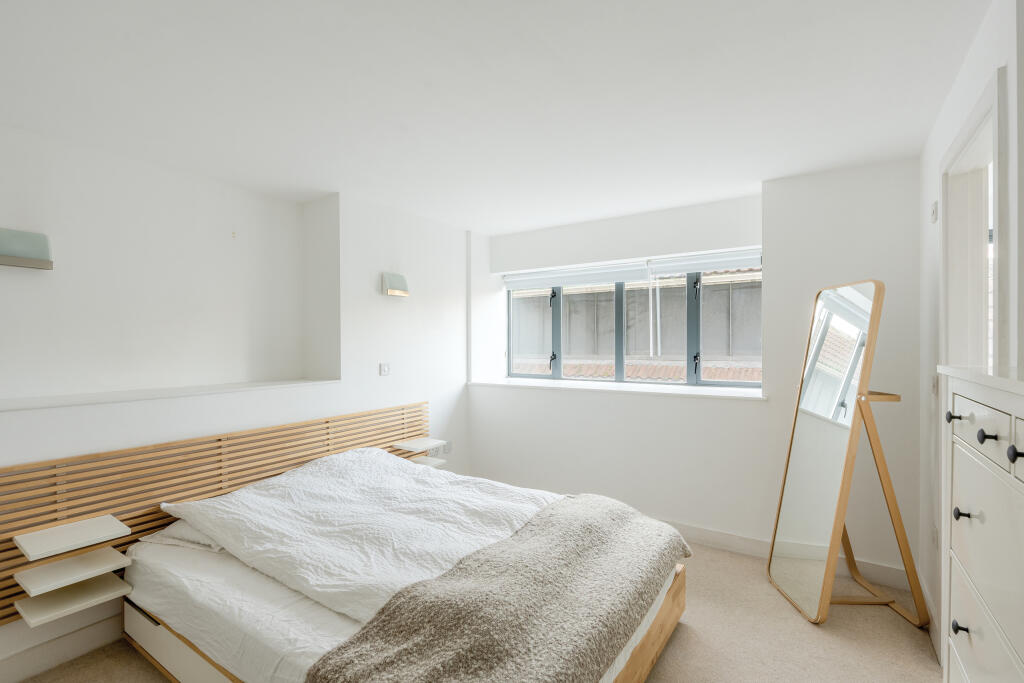 Additional property image - Georges Square, Redcliffe, Bristol, BS1 6LA