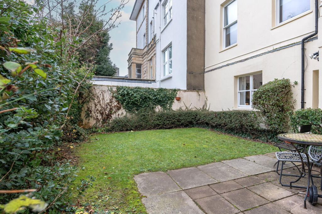 Additional property image - Alma Road, Clifton, Bristol, BS8 2BZ