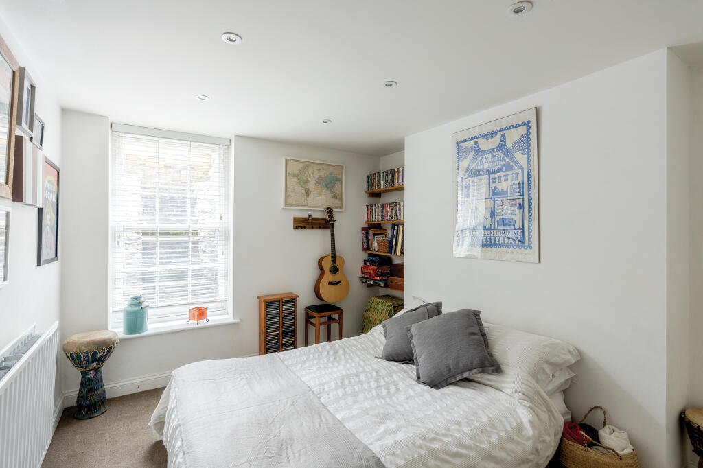Additional property image - Cotham Brow, Cotham, Bristol, BS6 6AE