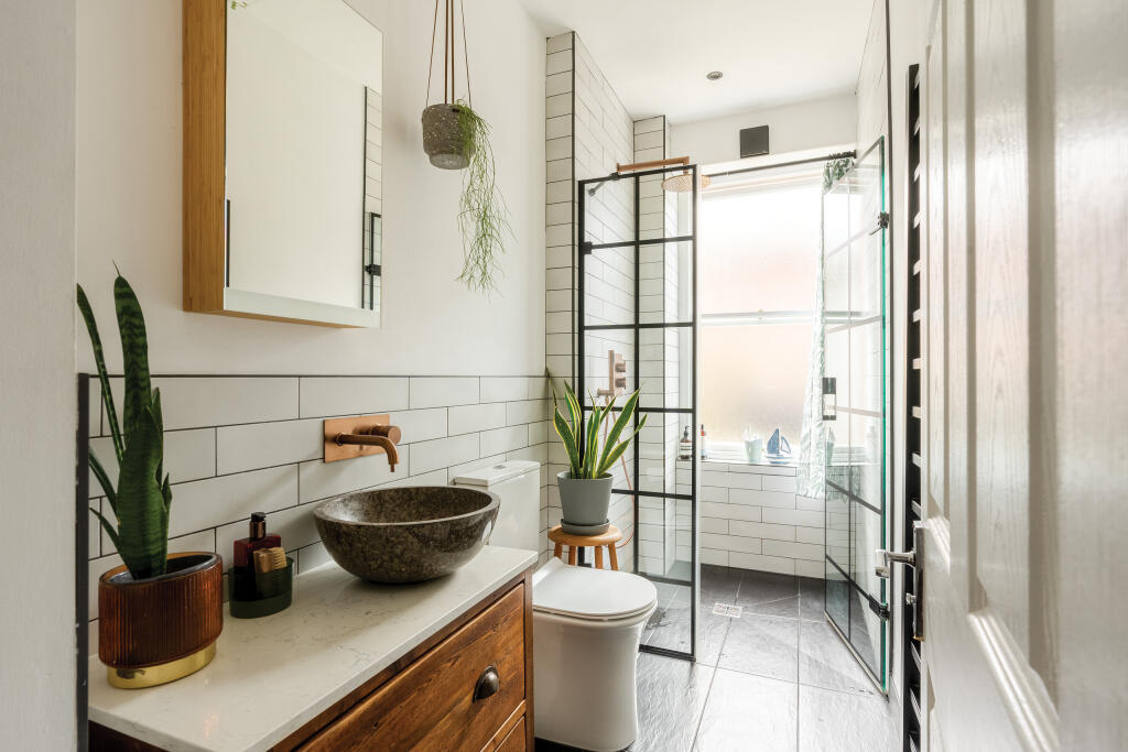 Additional property image - Cotham Brow, Cotham, Bristol, BS6 6AE