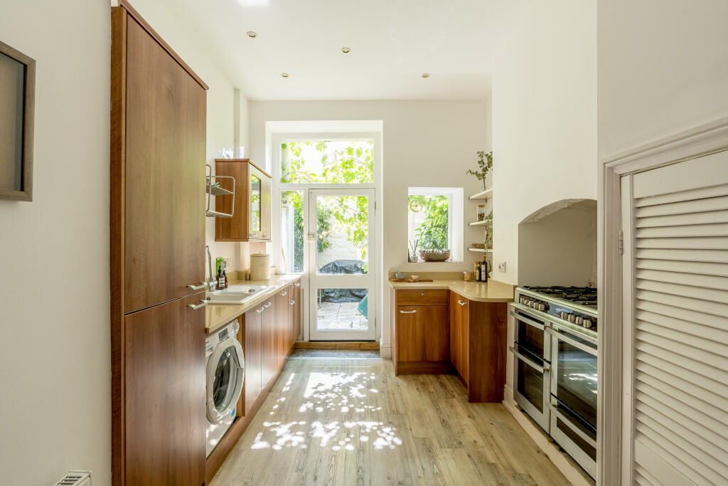 Additional property image - Sunningdale, Clifton, Bristol, BS8 2NF
