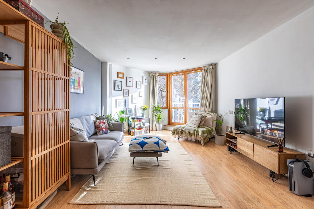 Main image of property: The Crescent, Hannover Quay, Harbourside, Bristol, BS1