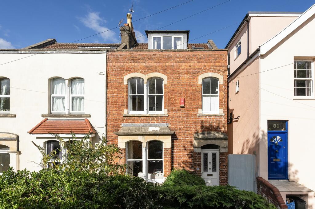 4 bedroom semidetached house for sale in Berkeley Road, West