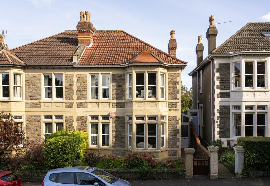 6 bedroom semidetached house for sale in Sommerville Road, St Andrews