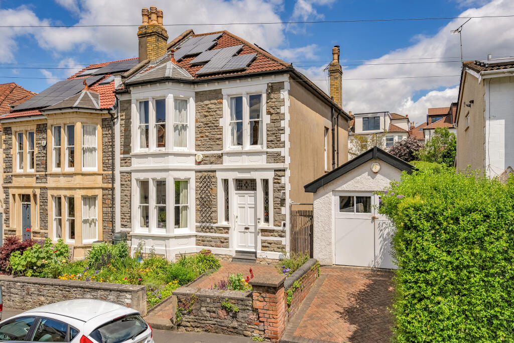 4 bedroom semi-detached house for sale in Windsor Road, St Andrews, Bristol, BS6