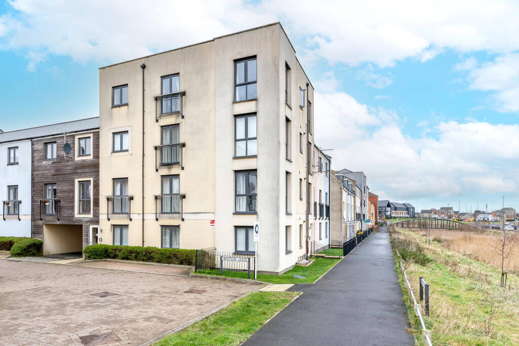 2 bedroom flat for sale in Whitsun Leaze, Charlton Hayes, Bristol, BS34