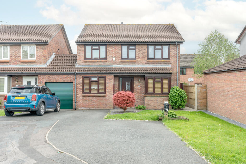 4 bedroom link detached house for sale in Belmont Drive, Stoke Gifford