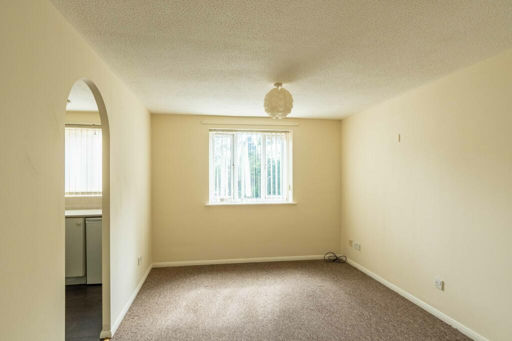 Additional property image - Stanshaws Close, Bradley Stoke, Bristol, Gloucestershire