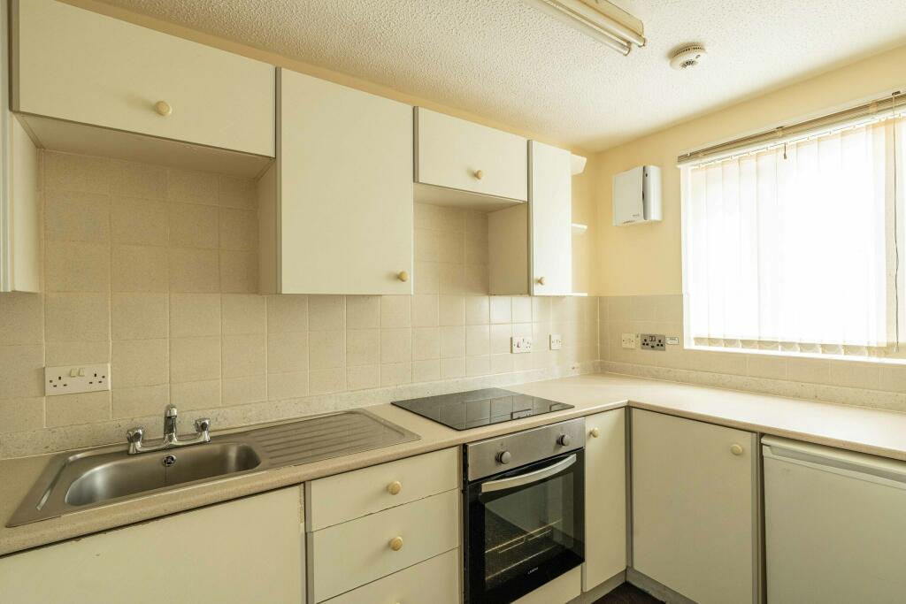 Additional property image - Stanshaws Close, Bradley Stoke, Bristol, Gloucestershire