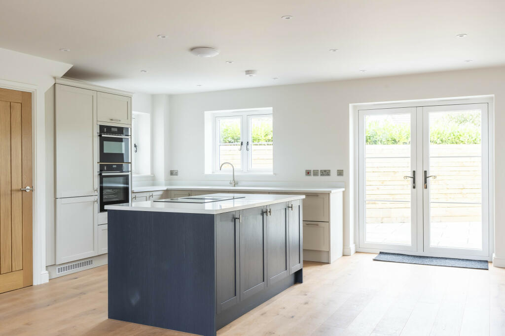 Additional property image - Greenhill Down, Alveston, Bristol, Gloucestershire