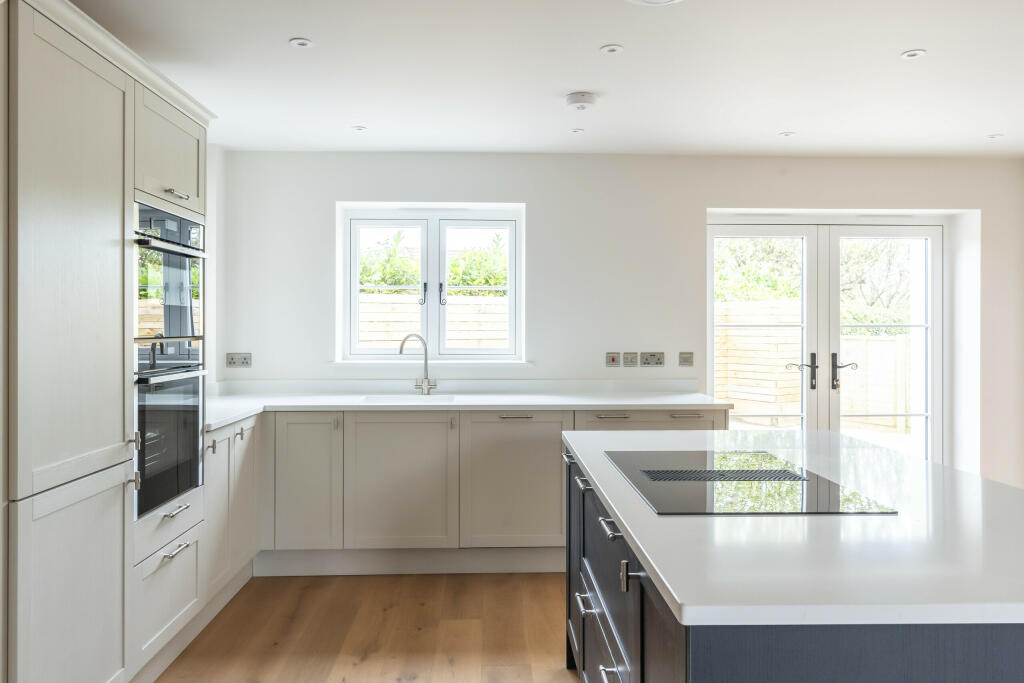 Additional property image - Greenhill Down, Alveston, Bristol, Gloucestershire