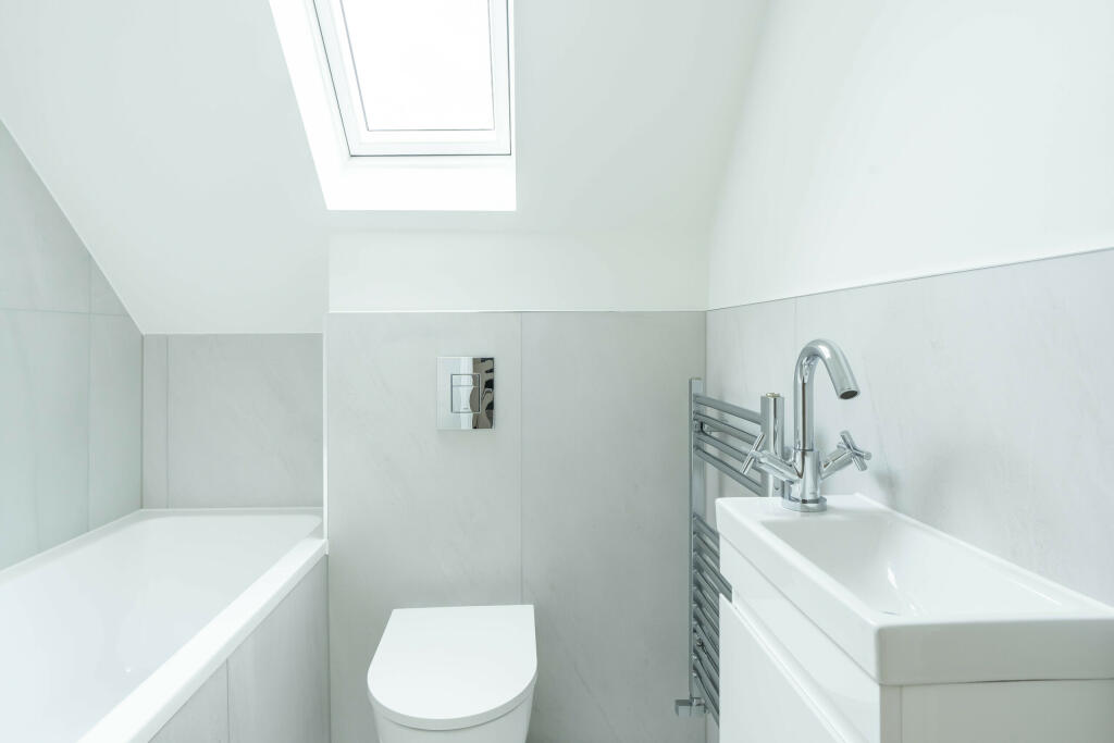 Additional property image - Greenhill Down, Alveston, Bristol, Gloucestershire