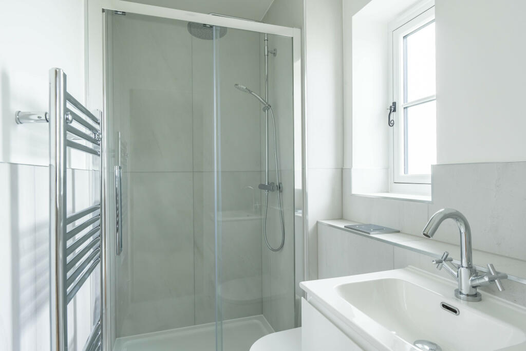 Additional property image - Greenhill Down, Alveston, Bristol, Gloucestershire