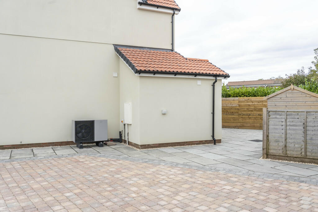 Additional property image - Greenhill Down, Alveston, Bristol, Gloucestershire