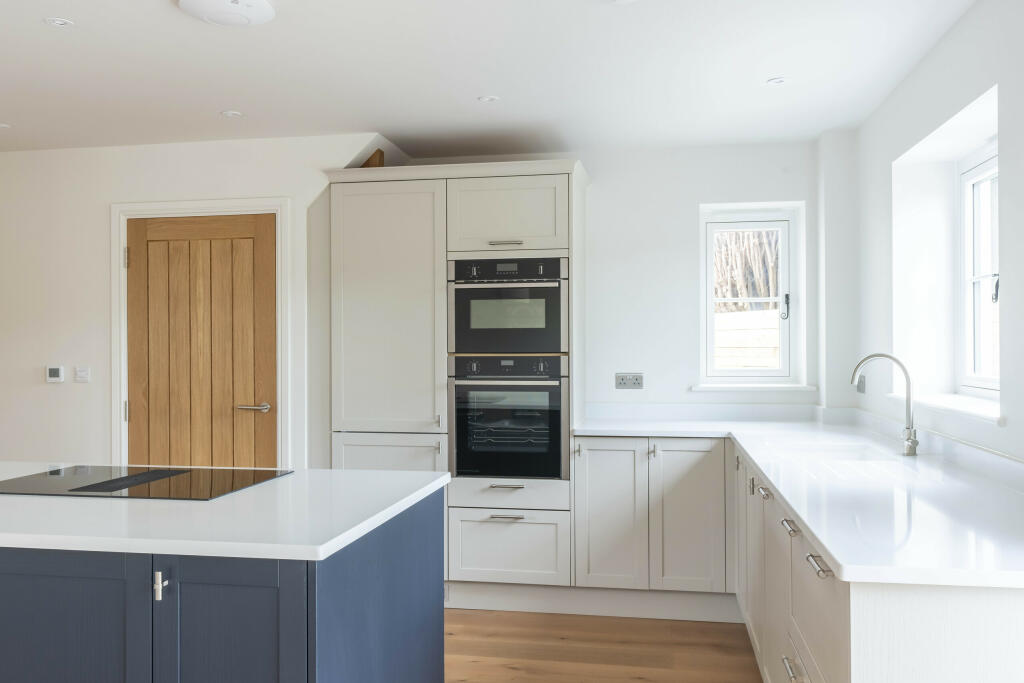 Additional property image - Greenhill Down, Alveston, Bristol, Gloucestershire