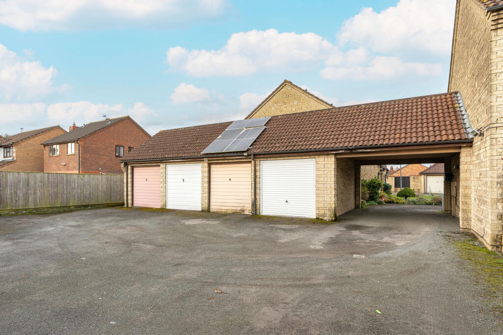 Additional property image - Sherbourne Avenue, Bradley Stoke, Bristol, Gloucestershire