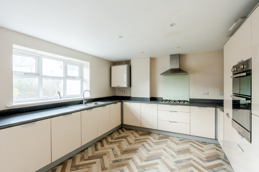 Additional property image - Oak Leaze, Charlton Hayes, Bristol, Gloucestershire