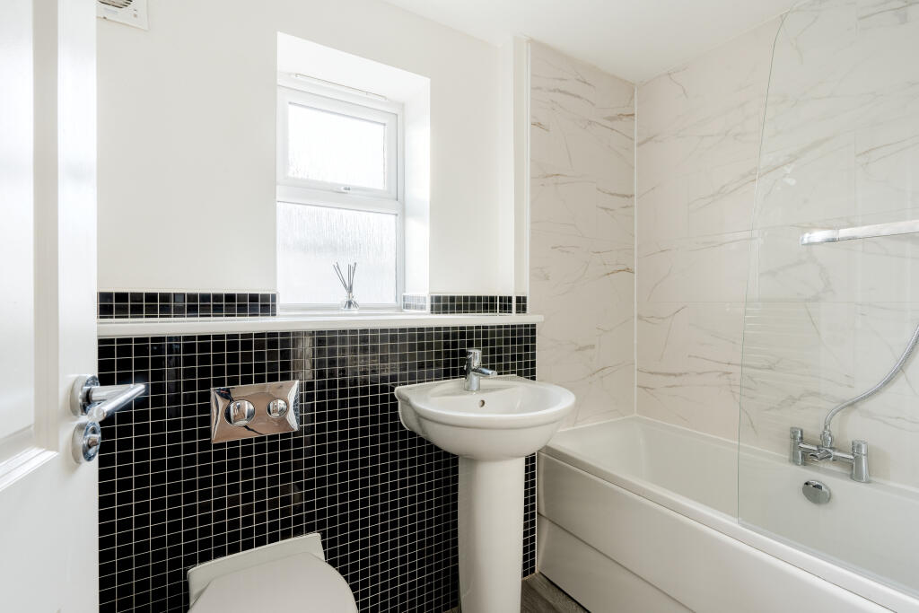 Additional property image - Oak Leaze, Charlton Hayes, Bristol, Gloucestershire