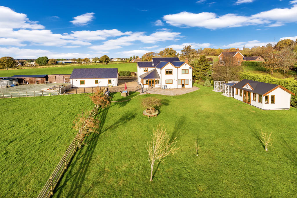 5 bedroom detached house for sale in Shrewsbury Road, Prees, SY13